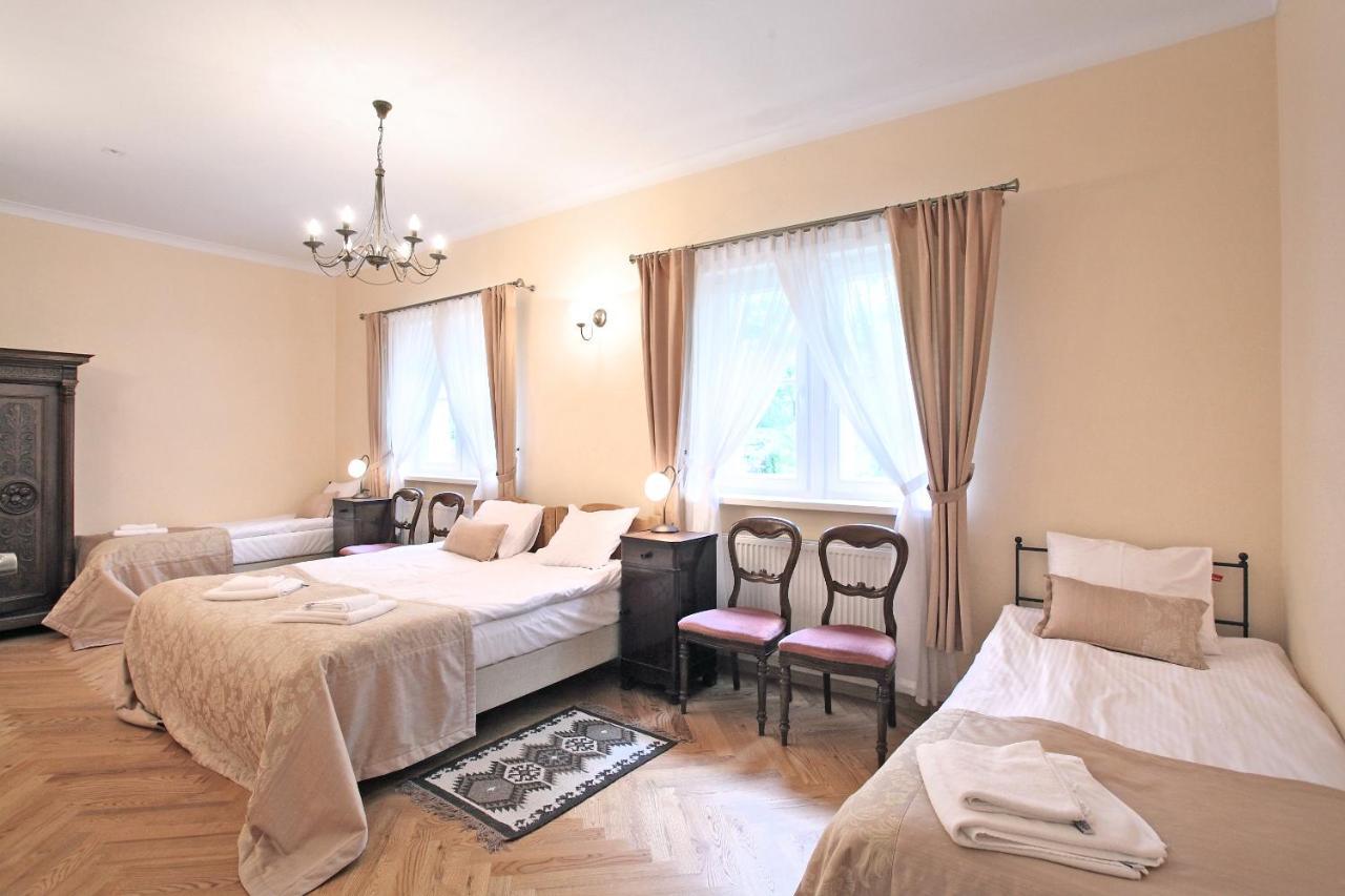 Palac W Debinie Krzeszkowice Ngoại thất bức ảnh