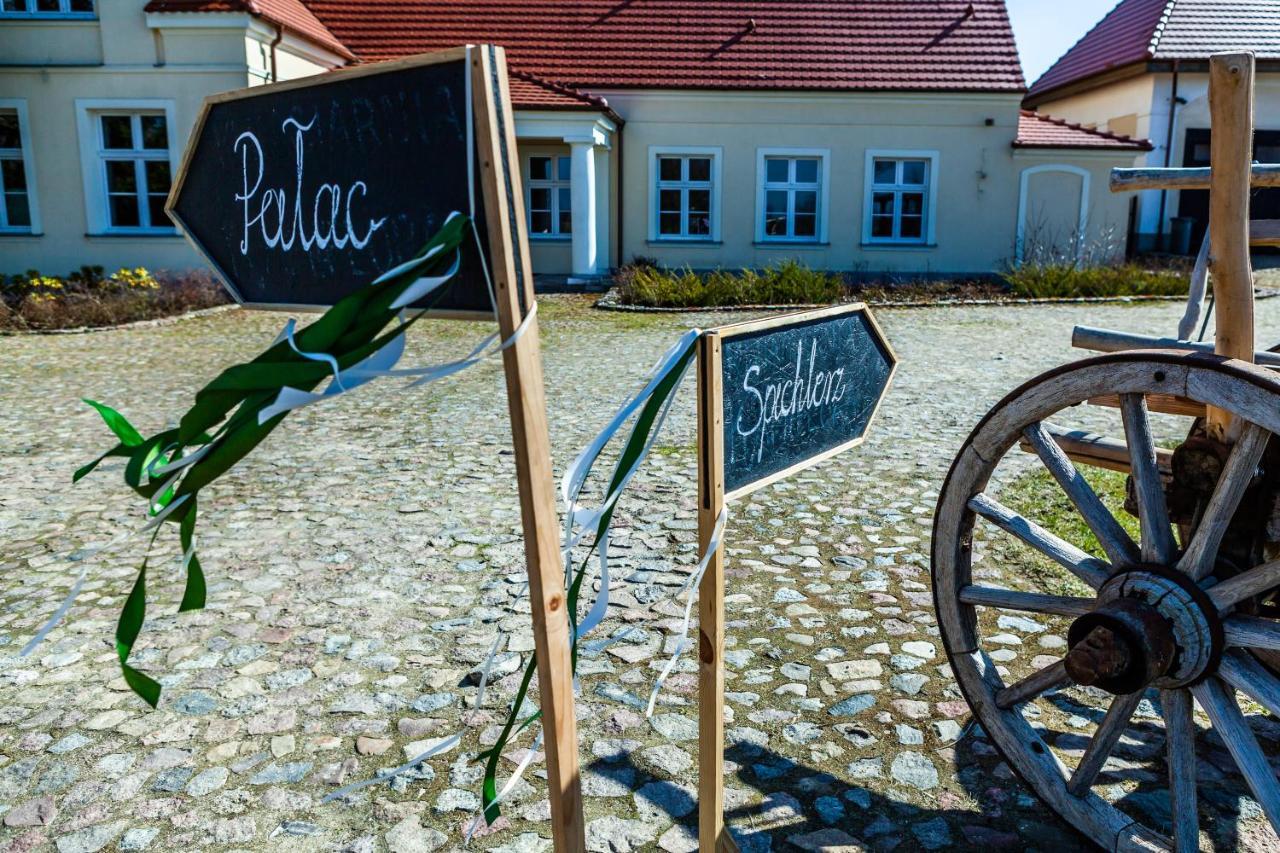 Palac W Debinie Krzeszkowice Ngoại thất bức ảnh