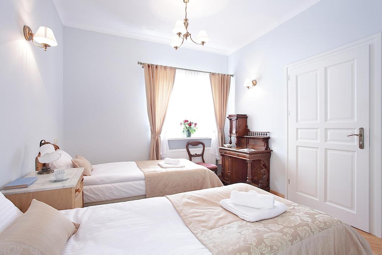 Palac W Debinie Krzeszkowice Ngoại thất bức ảnh